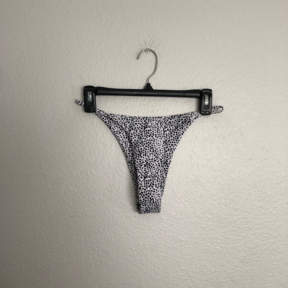 Black and white leopard spotted cheeky bikini bottoms